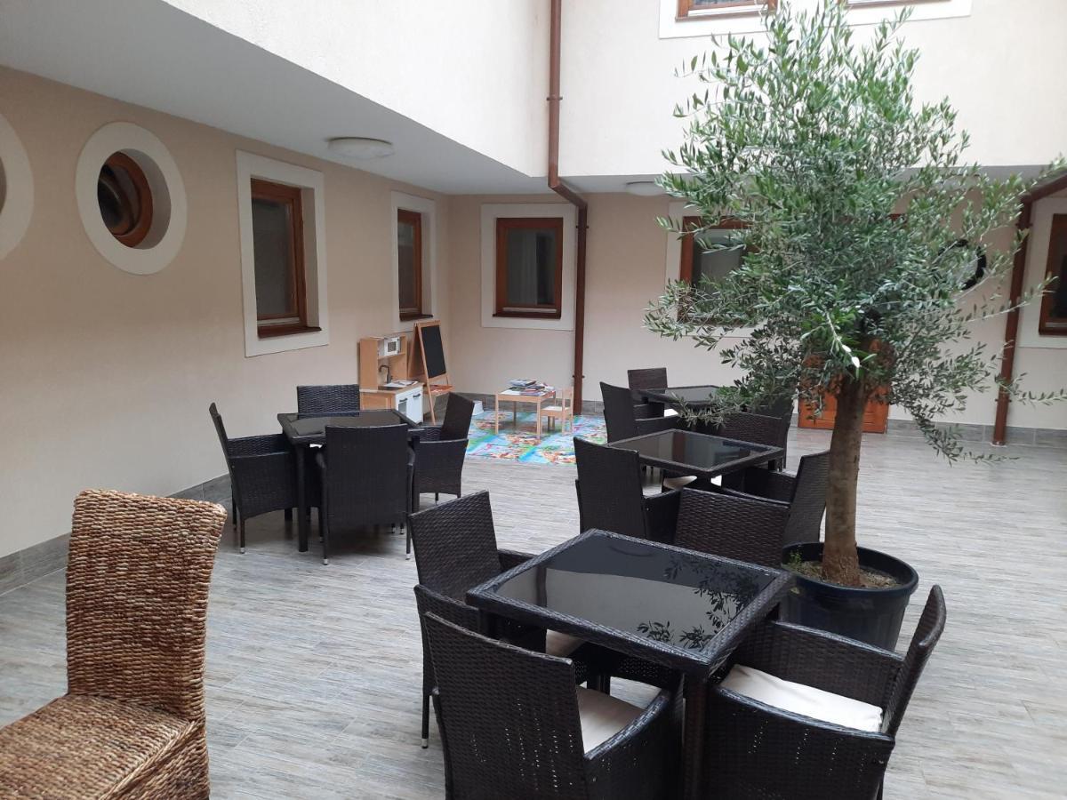 Vegvari Hotel Eger Kültér fotó