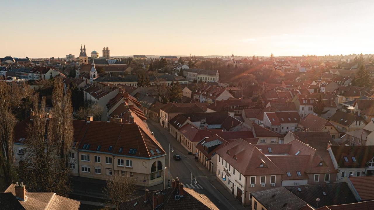 Vegvari Hotel Eger Kültér fotó